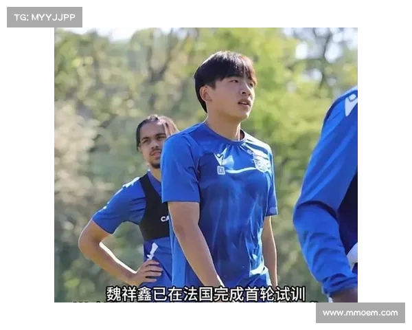 法甲球队体能教练解析训练方法与球员状态管理技巧